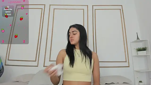 natalia aguirre1 online show from 03/15/25, 12:24