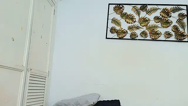 natalia aguirre1 online show from 09/14/25, 12:15