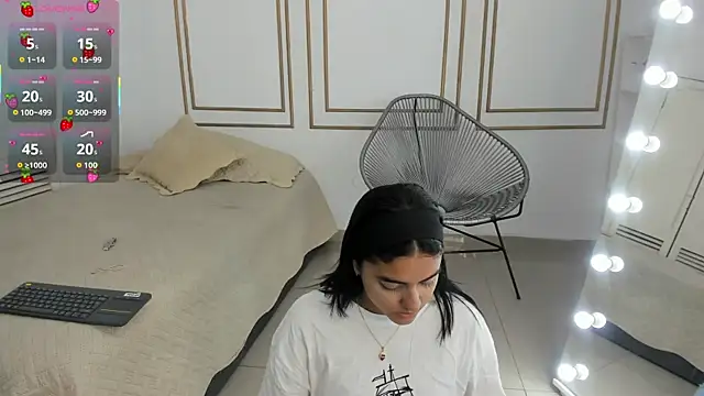 natalia aguirre1 online show from 09/21/25, 12:18