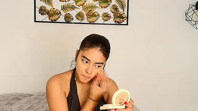 natalia aguirre1 online show from 09/23/25, 12:30