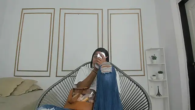 natalia aguirre1 online show from 09/27/25, 12:21