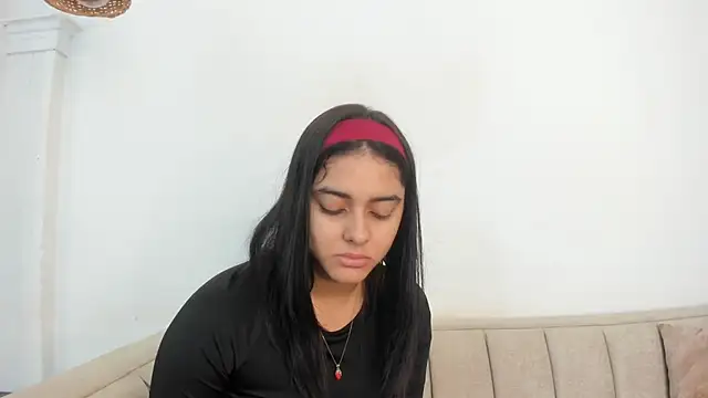 natalia aguirre1 online show from 10/28/25, 12:09