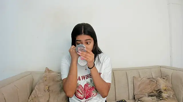 natalia aguirre1 online show from 10/30/25, 12:17