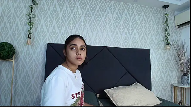 natalia aguirre1 online show from 11/13/25, 12:26