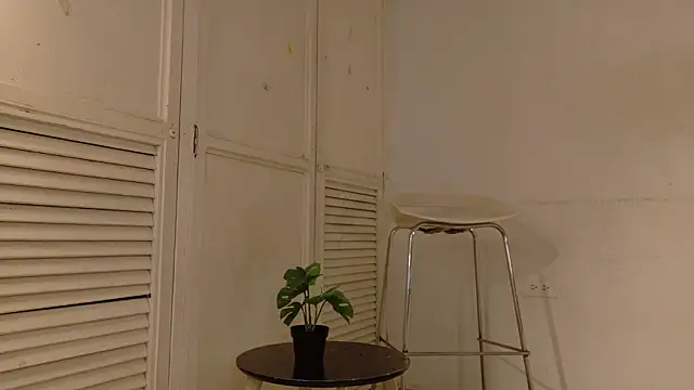 natalia aguirre1 online show from 02/10/26, 12:20