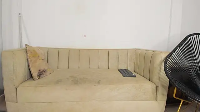 natalia aguirre1 online show from 02/12/26, 12:00