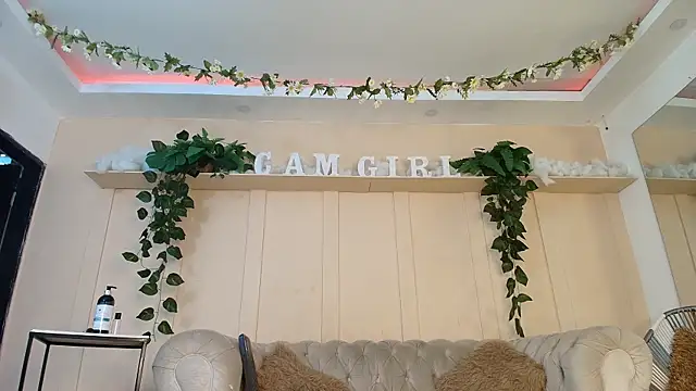 JOCELYN SANTANA1 online show from 12/20/25, 12:01