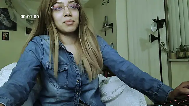 Snapshot of PolinaLoveX chatting on 11/07/25, 02:55 PolinaLoveX online show from 11/07/25, 02:55