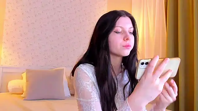 Sandra  Cute online show from 12/06/24, 08:15