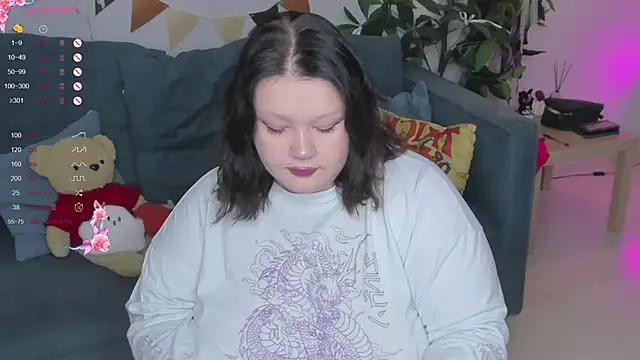 LilyBelll online show from 10/04/25, 08:29