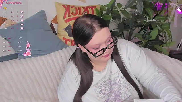 LilyBelll online show from 10/16/25, 03:07