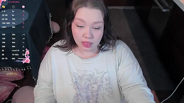 Snapshot of LilyBelll chatting on 02/20/26, 06:37 LilyBelll online show from 02/20/26, 06:37