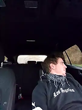 Snapshot of Titanhoott chatting on 01/16/25, 08:11 Titanhoott online show from 01/16/25, 08:11