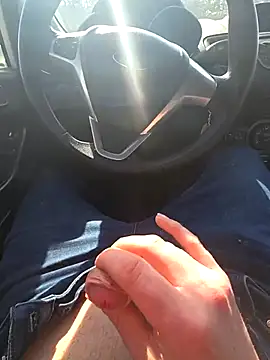 Snapshot of Titanhoott chatting on 03/04/25, 10:24 Titanhoott online show from 03/04/25, 10:24