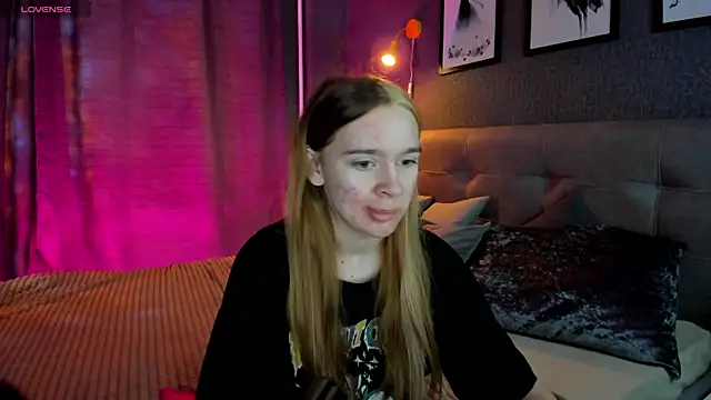 Lesi Moonie01 online show from 09/21/25, 07:43