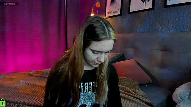 Lesi Moonie01 online show from 10/22/25, 07:08