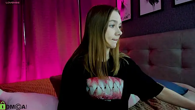 Lesi Moonie01 online show from 03/18/26, 09:23