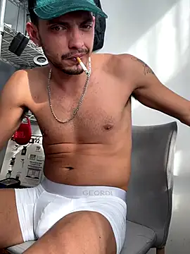 Snapshot of canochvz chatting on 11/09/25, 09:24 canochvz online show from 11/09/25, 09:24