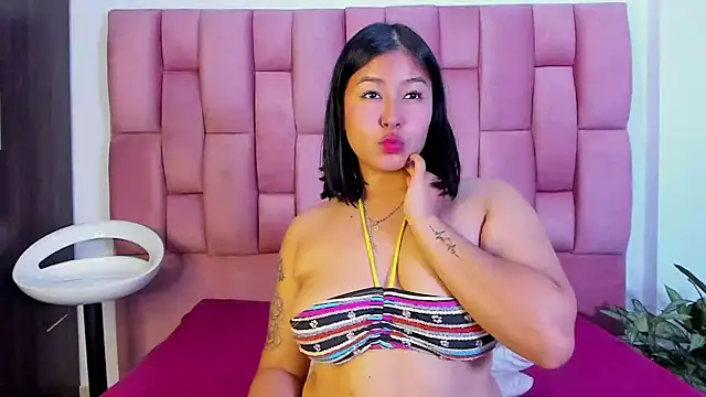 EmmaRossem online show from 01/10/25, 10:25