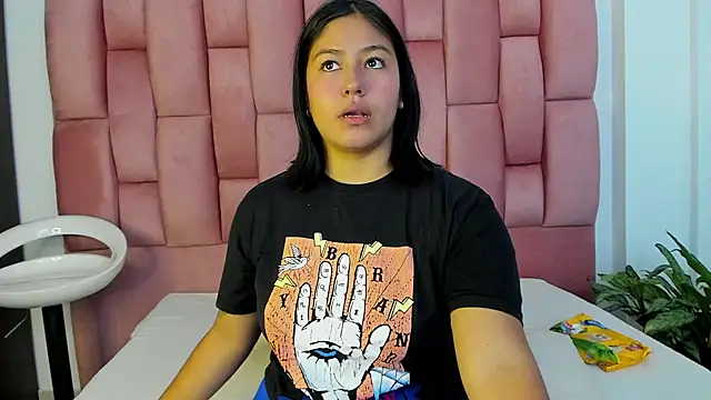 EmmaRossem online show from 01/11/25, 07:38