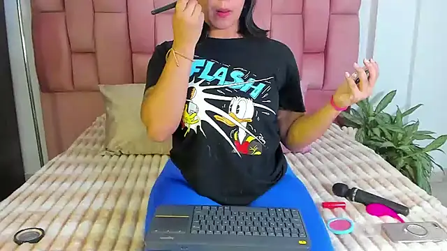 EmmaRossem online show from 02/07/25, 07:49