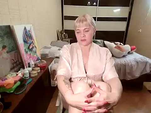 Lia Laguna77 online show from 10/26/25, 07:42