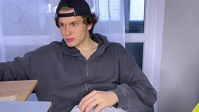 alyx garden online show from 04/10/26, 02:44