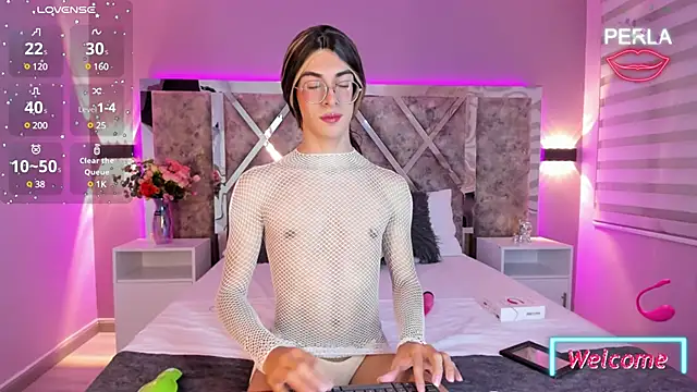 Snapshot of MaxiRogers chatting on 01/21/25, 08:21 MaxiRogers online show from 01/21/25, 08:21