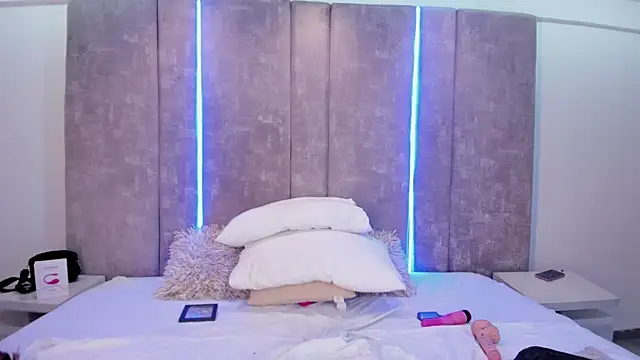 Snapshot of MaxiRogers chatting on 02/11/25, 10:50 MaxiRogers online show from 02/11/25, 10:50