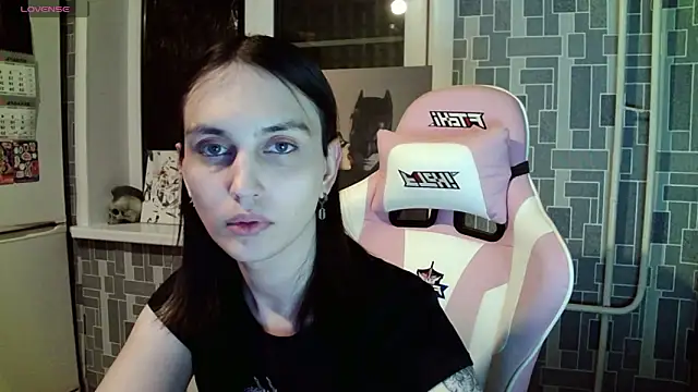 Snapshot of BlackHe4rts_ chatting on 12/14/24, 11:12 BlackHe4rts  online show from 12/14/24, 11:12