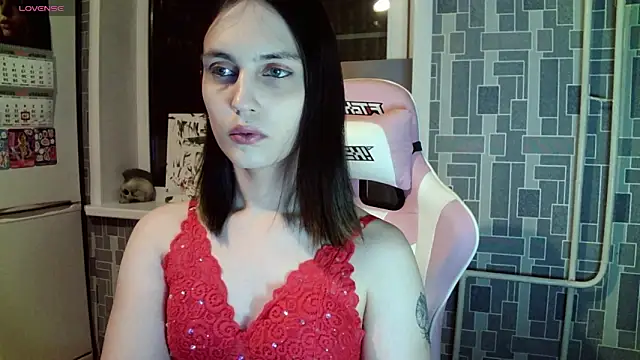 Snapshot of BlackHe4rts_ chatting on 12/21/24, 06:44 BlackHe4rts  online show from 12/21/24, 06:44