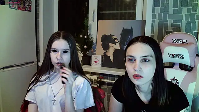 Snapshot of BlackHe4rts_ chatting on 01/17/25, 09:39 BlackHe4rts  online show from 01/17/25, 09:39