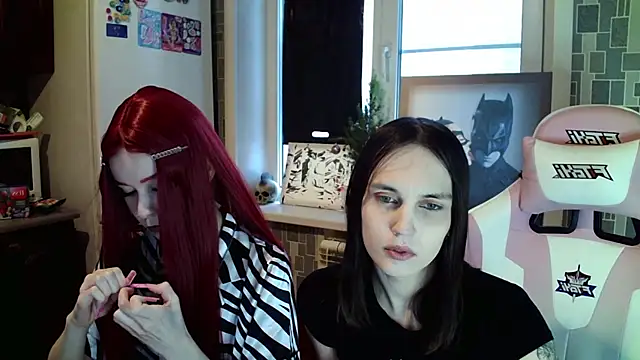 Snapshot of BlackHe4rts_ chatting on 02/13/25, 11:06 BlackHe4rts  online show from 02/13/25, 11:06