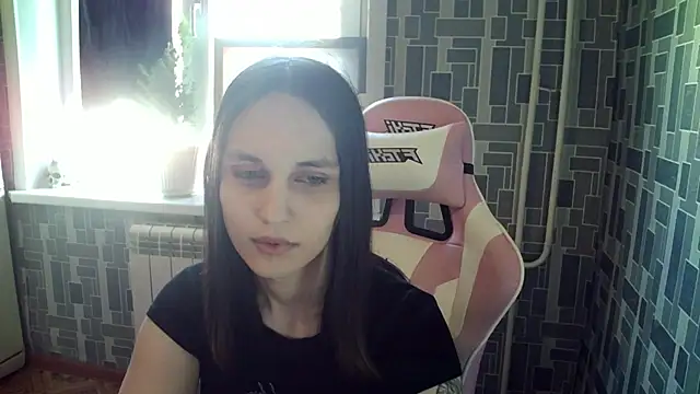 Snapshot of BlackHe4rts_ chatting on 03/19/25, 04:57 BlackHe4rts  online show from 03/19/25, 04:57