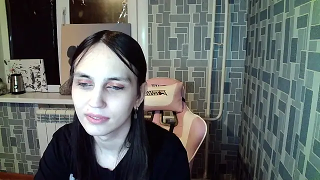 Snapshot of BlackHe4rts_ chatting on 10/03/25, 02:47 BlackHe4rts  online show from 10/03/25, 02:47