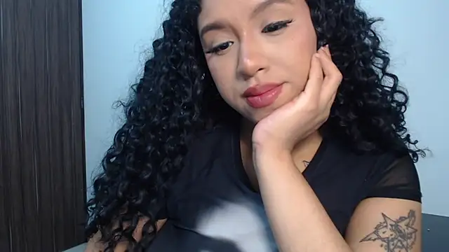 Snapshot of barbara_falcons chatting on 06/21/26, 04:59 barbara falcons online show from 06/21/26, 04:59
