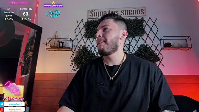 Snapshot of Angelgraham_1 chatting on 11/03/25, 05:03 Angelgraham 1 online show from 11/03/25, 05:03