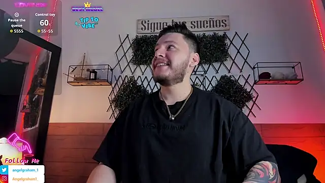 Snapshot of Angelgraham_1 chatting on 11/26/25, 04:30 Angelgraham 1 online show from 11/26/25, 04:30