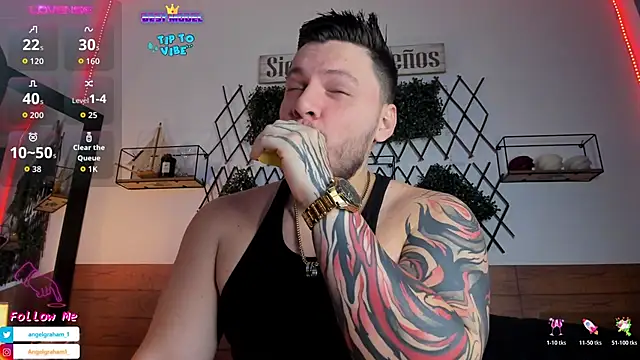 Snapshot of Angelgraham_1 chatting on 02/13/26, 04:25 Angelgraham 1 online show from 02/13/26, 04:25