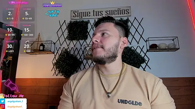 Snapshot of Angelgraham_1 chatting on 03/26/26, 04:34 Angelgraham 1 online show from 03/26/26, 04:34