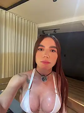 Snapshot of carolynnetrujillo chatting on 05/04/26, 01:56 carolynnetrujillo online show from 05/04/26, 01:56