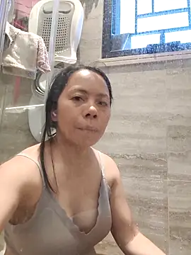 Snapshot of doggiepossession chatting on 11/17/25, 05:13 doggiepossession online show from 11/17/25, 05:13