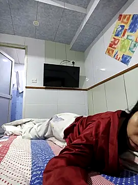 Snapshot of doggiepossession chatting on 12/20/25, 08:21 doggiepossession online show from 12/20/25, 08:21