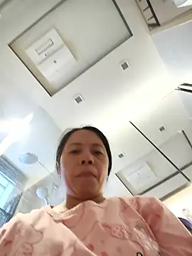 Snapshot of doggiepossession chatting on 01/08/26, 06:16 doggiepossession online show from 01/08/26, 06:16