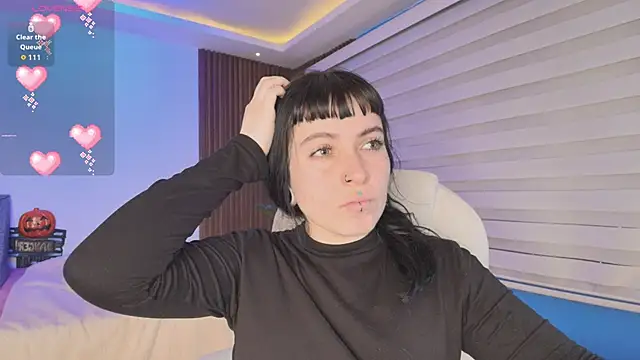 Lucy Smith2 online show from 10/06/25, 07:44