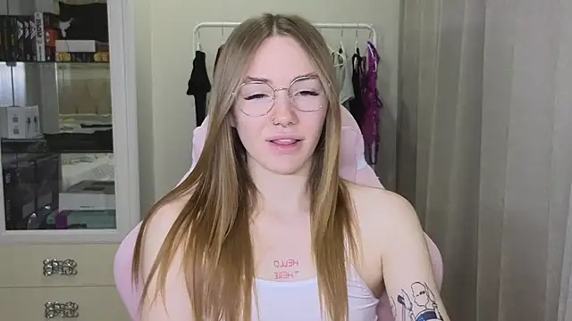 littlevildevil online show from 02/02/25, 10:13