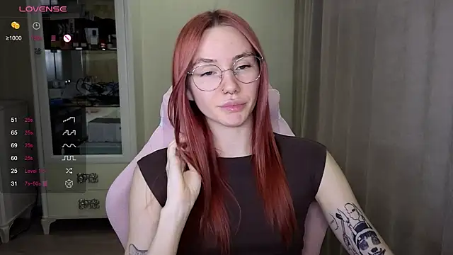 littlevildevil online show from 10/18/25, 11:00