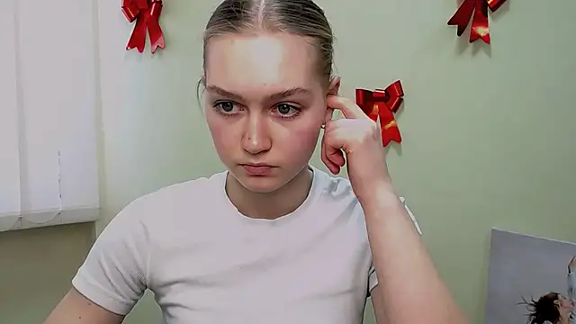 MademoiselleCl online show from 02/25/25, 10:47