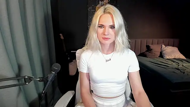 Milena marshmalows online show from 02/23/25, 11:04