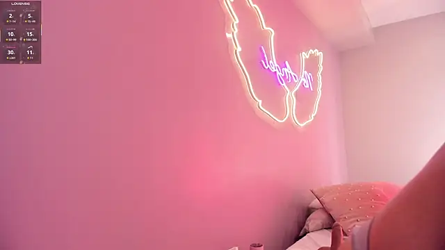 Ninna monroe  online show from 10/22/25, 04:07